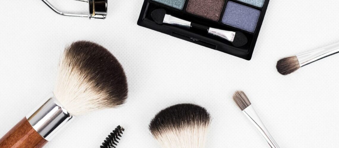 makeup-brushes-1761648_1920